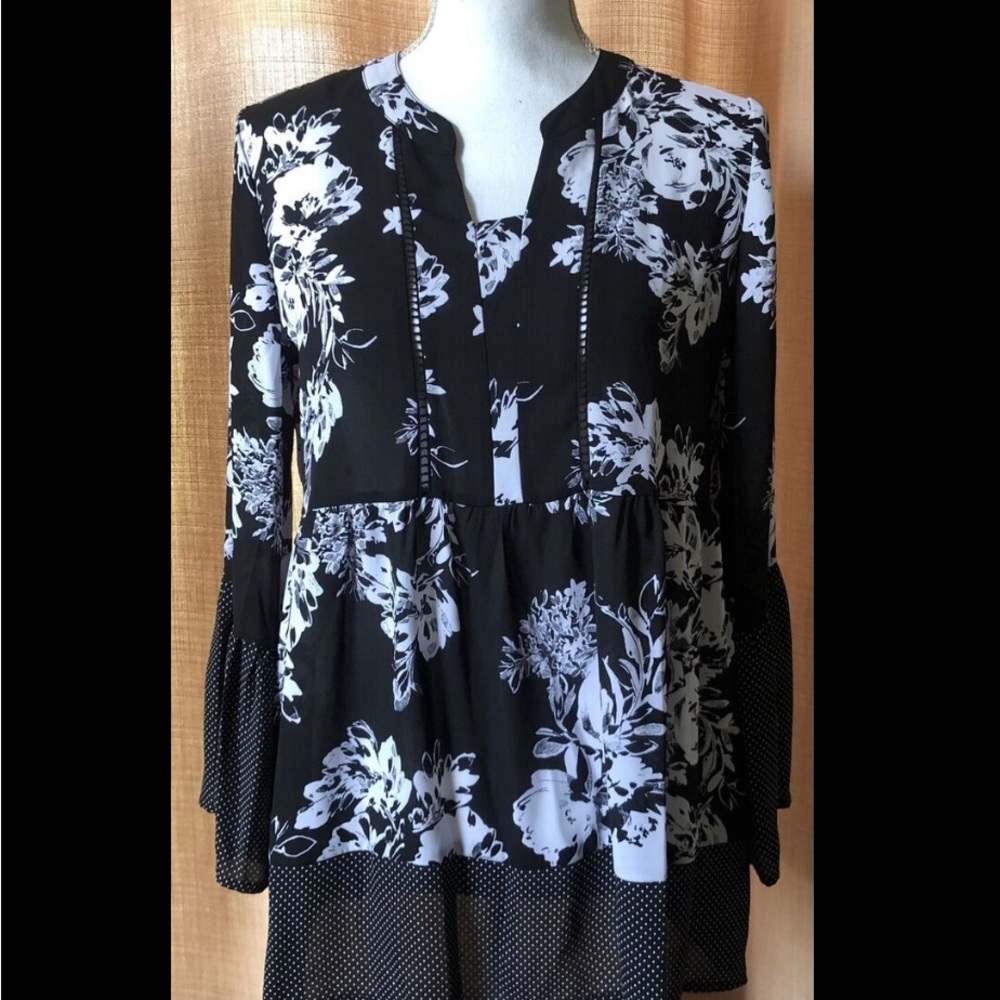 Blouse Counterparts-Black & White, Silky Fashion size Large